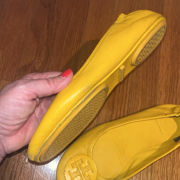 Tory Burch bright yellow ballet styled flats size 7 - Picture 10 of 16